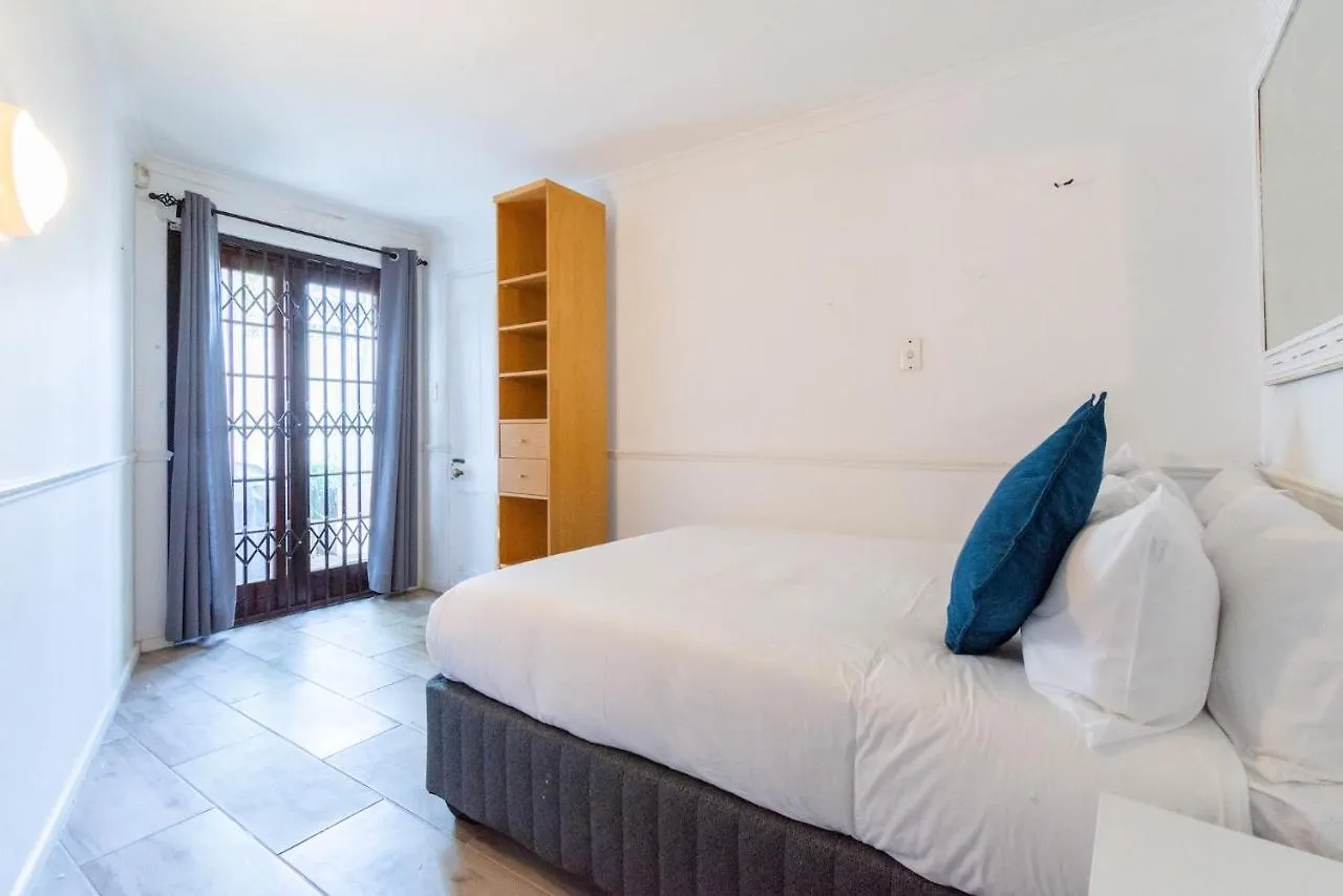 Surburban Bliss - Claremont Villa Cape Town Tatil Evi