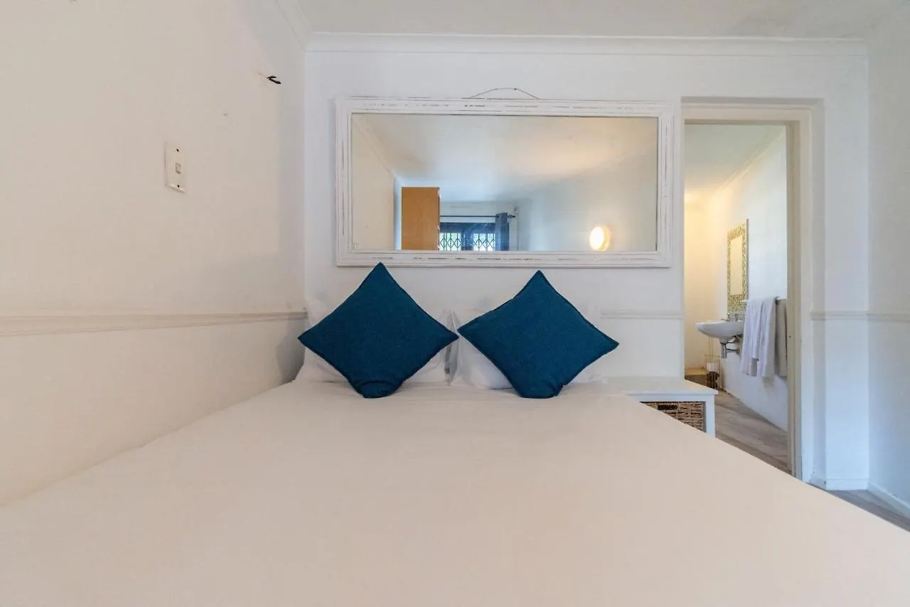 Surburban Bliss - Claremont Villa Cape Town