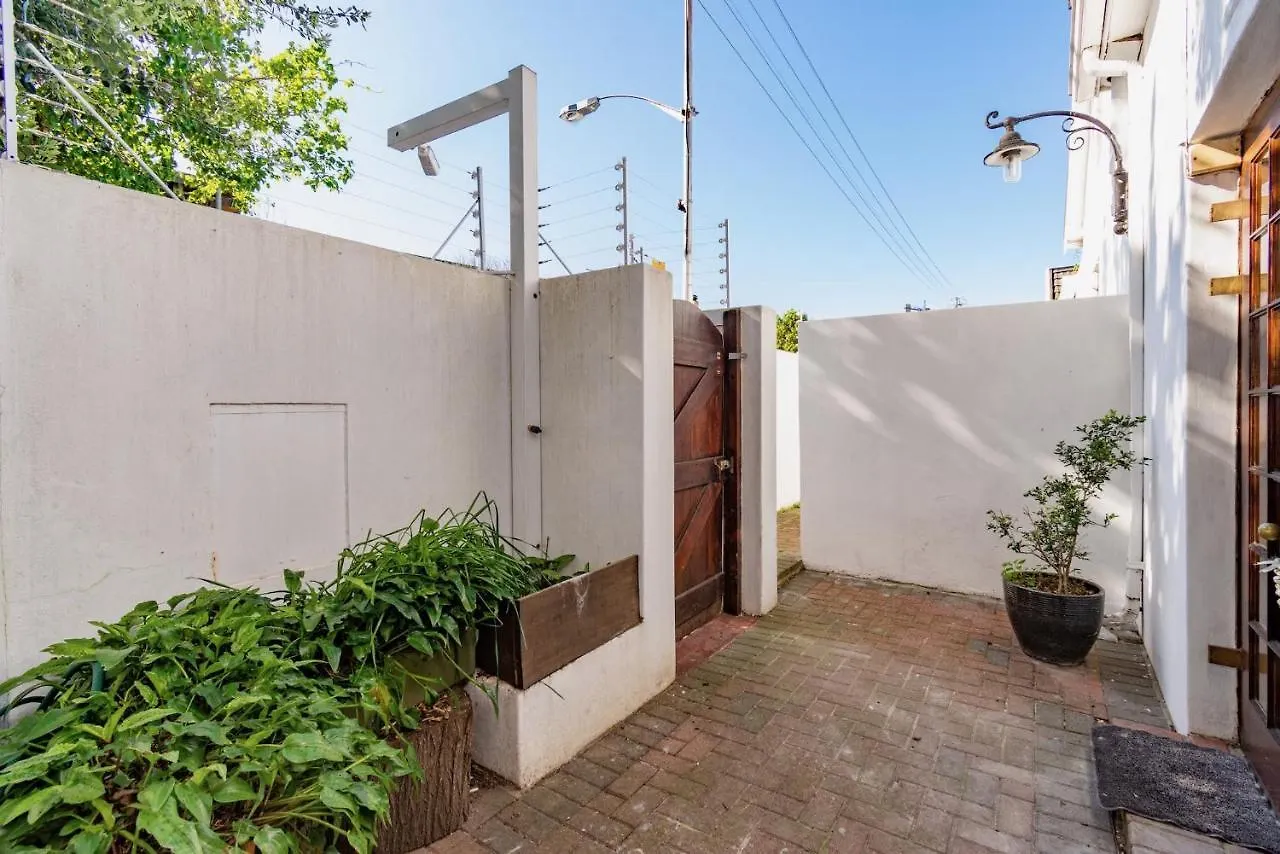 Surburban Bliss - Claremont Villa Cape Town South Africa